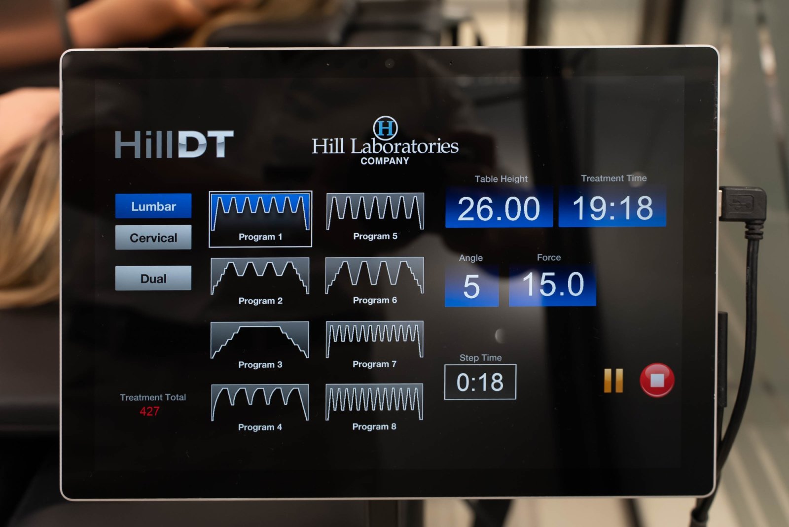 Ekran Hill DT sistema sa lumbalnim, cervikalnim i dual programima trakcije